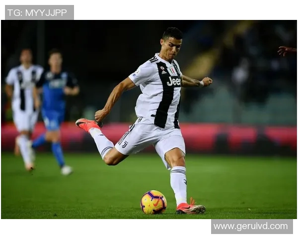 球星度假时光放松身心，足球场外的休闲与家庭时刻展现真实一面