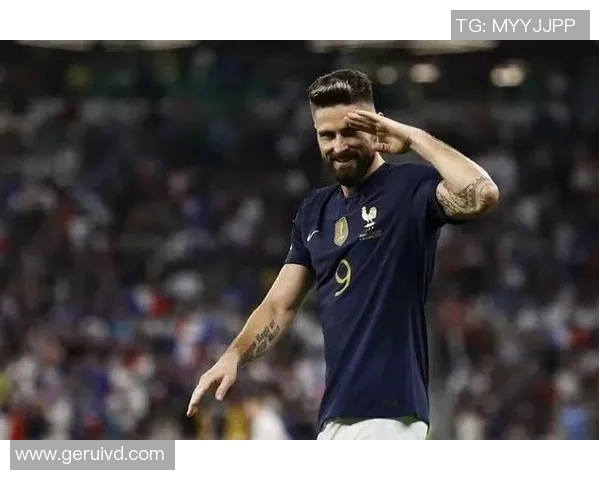 足球天才吉鲁的精彩瞬间与传奇生涯回顾视频